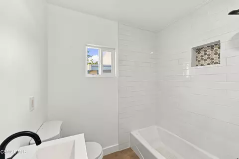 Bath - 14270 Pierce St, Arleta, CA 91331 photo 2 of 3