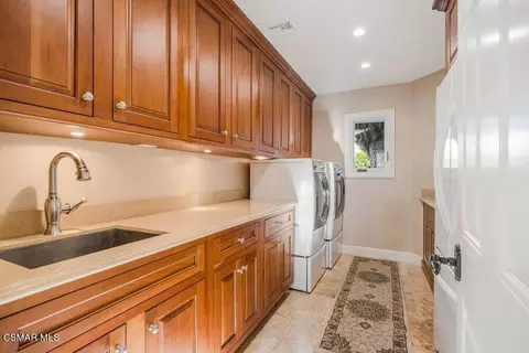 Other - 700 Oak Shadow View Pl, Newbury Park, CA 91320 photo 4 of 9