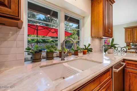 Kitchen - 700 Oak Shadow View Pl, Newbury Park, CA 91320 photo 3 of 4
