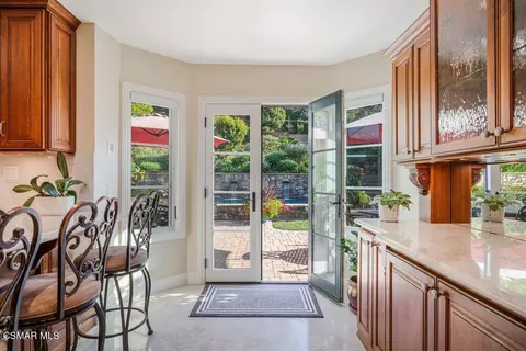 Kitchen - 700 Oak Shadow View Pl, Newbury Park, CA 91320 photo 4 of 4