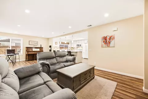 Living - 2843 Zapata Ct, Simi Valley, CA 93063 photo 3 of 4