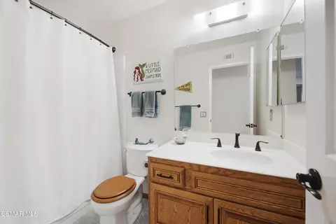 Bath - 2843 Zapata Ct, Simi Valley, CA 93063 photo 3 of 3