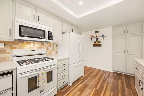 Kitchen - 2843 Zapata Ct, Simi Valley, CA 93063 photo 5 of 6