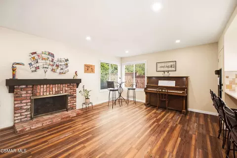 Living - 2843 Zapata Ct, Simi Valley, CA 93063 photo 4 of 4