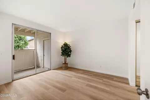 Bedroom - 2456 Pleasant Way #E, Thousand Oaks, CA 91362 photo 2 of 2