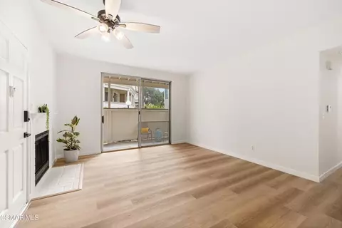 Living - 2456 Pleasant Way #E, Thousand Oaks, CA 91362 photo 3 of 3