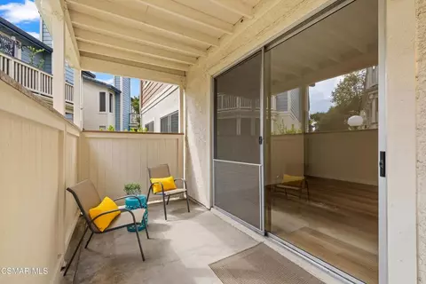 Exterior - 2456 Pleasant Way #E, Thousand Oaks, CA 91362 photo 3 of 4