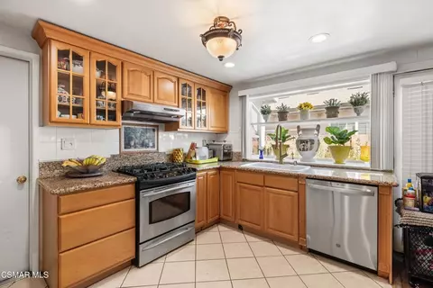 Kitchen - 2420 Marisa Pl, Simi Valley, CA 93065 photo 2 of 3