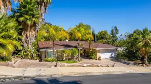 24701 Calvert St, Woodland Hills, CA 91367