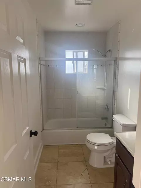 Bath - 621 E St, Oxnard, CA 93030 photo 3 of 3