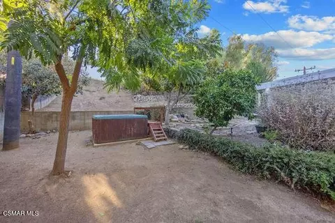 Exterior - 807 Talbert Ave, Simi Valley, CA 93065 photo 4 of 16