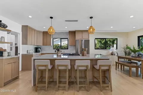 5722 Le Sage Ave, Woodland Hills, CA 91367