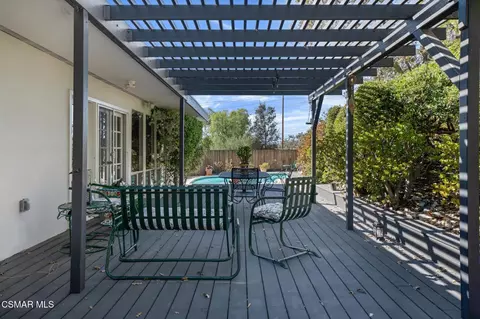 Exterior - 1082 La Cresta Dr, Thousand Oaks, CA 91362 photo 6 of 14