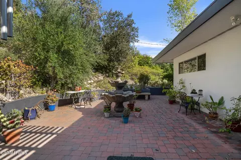 Exterior - 1082 La Cresta Dr, Thousand Oaks, CA 91362 photo 10 of 14