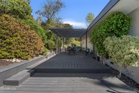 Exterior - 1082 La Cresta Dr, Thousand Oaks, CA 91362 photo 11 of 14