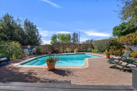 Exterior - 1082 La Cresta Dr, Thousand Oaks, CA 91362 photo 12 of 14