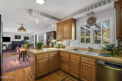 Kitchen - 1082 La Cresta Dr, Thousand Oaks, CA 91362 photo 3 of 3