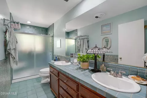 Bath - 1082 La Cresta Dr, Thousand Oaks, CA 91362 photo 2 of 2