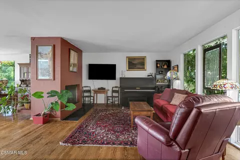 Living - 1082 La Cresta Dr, Thousand Oaks, CA 91362 photo 1 of 2