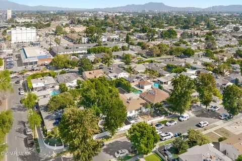 View/Area - 6348 Beeman Ave, Valley Glen, CA 91606 photo 4 of 4