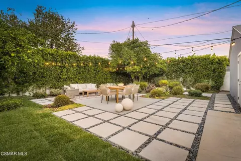 Exterior - 6348 Beeman Ave, Valley Glen, CA 91606 photo 2 of 16