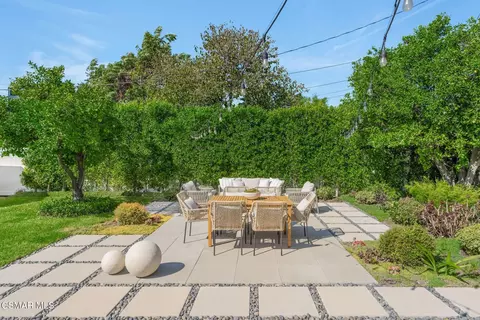 Exterior - 6348 Beeman Ave, Valley Glen, CA 91606 photo 12 of 16
