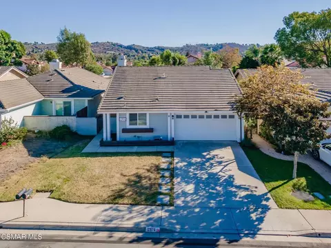 View/Area - 12976 E Mesa Verde Dr, Moorpark, CA 93021 photo 2 of 9