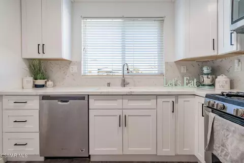 Kitchen - 12976 E Mesa Verde Dr, Moorpark, CA 93021 photo 6 of 6