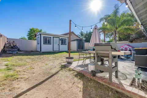 Exterior - 12976 E Mesa Verde Dr, Moorpark, CA 93021 photo 3 of 12