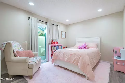 Bedroom - 12976 E Mesa Verde Dr, Moorpark, CA 93021 photo 4 of 8