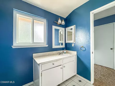 Bath - 1191 Roldan Ave, Simi Valley, CA 93065 photo 2 of 5