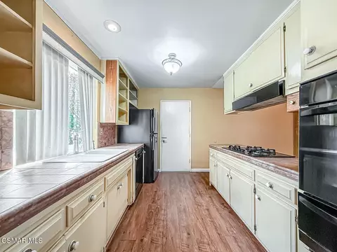Kitchen - 1191 Roldan Ave, Simi Valley, CA 93065 photo 1 of 2