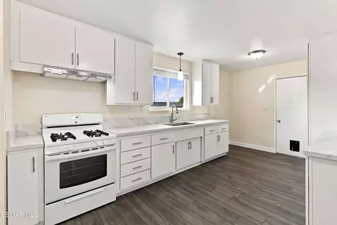 Kitchen - 1317 Agnew St, Simi Valley, CA 93065 photo 2 of 3