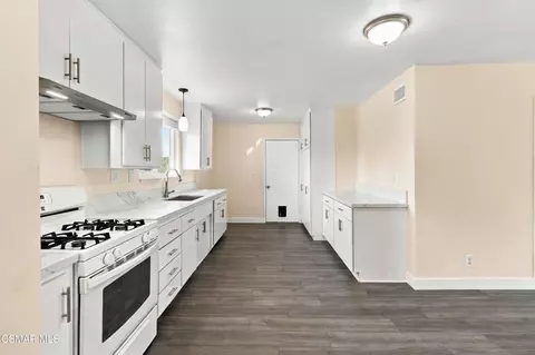 Entry Way - 1317 Agnew St, Simi Valley, CA 93065 photo 1 of 1
