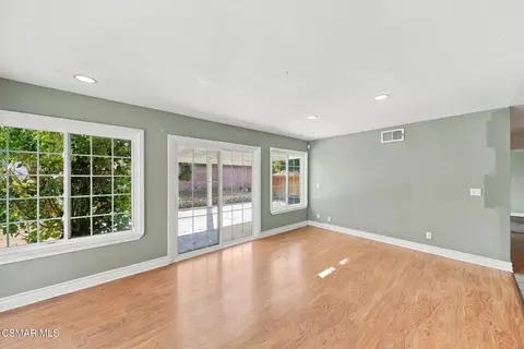 Living - 2642 Gates Pl, Simi Valley, CA 93065 photo 6 of 7