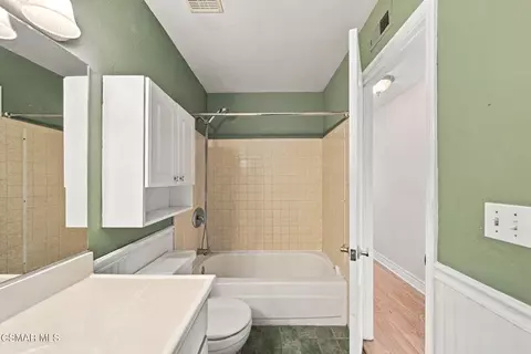 Bath - 2642 Gates Pl, Simi Valley, CA 93065 photo 2 of 2