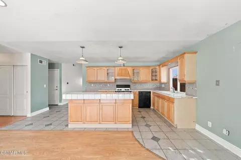 Kitchen - 2642 Gates Pl, Simi Valley, CA 93065 photo 2 of 3