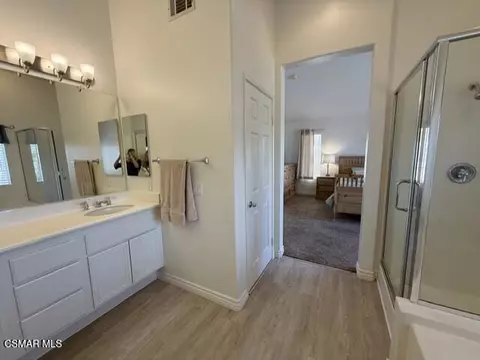 Bath - 884 Aloe Ln, Simi Valley, CA 93065 photo 3 of 3