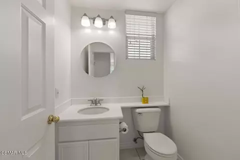 Bath - 884 Aloe Ln, Simi Valley, CA 93065 photo 1 of 3