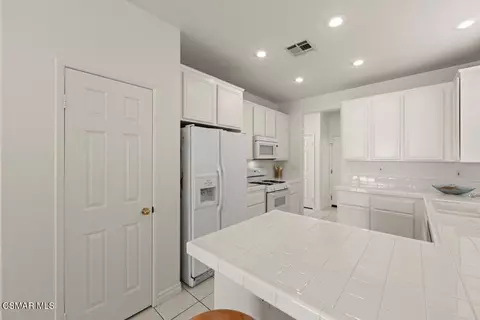 Kitchen - 884 Aloe Ln, Simi Valley, CA 93065 photo 1 of 2