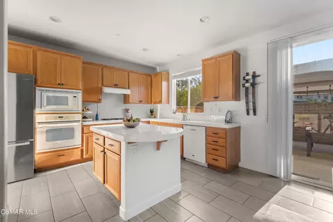Kitchen - 957 Entrada Dr, Oxnard, CA 93030 photo 1 of 1