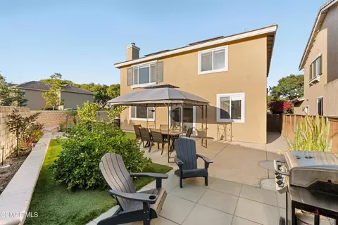 Exterior - 957 Entrada Dr, Oxnard, CA 93030 photo 2 of 3