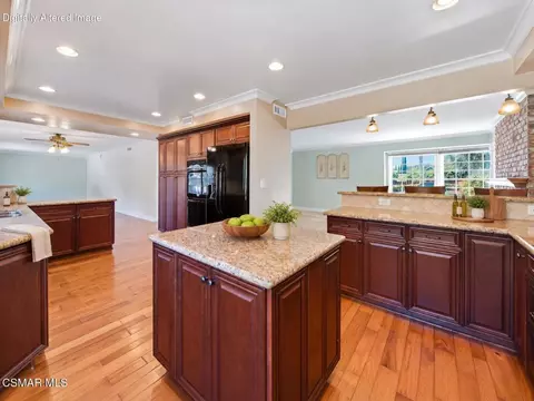 Kitchen - 3538 Monticello Ave, Simi Valley, CA 93063 photo 7 of 14