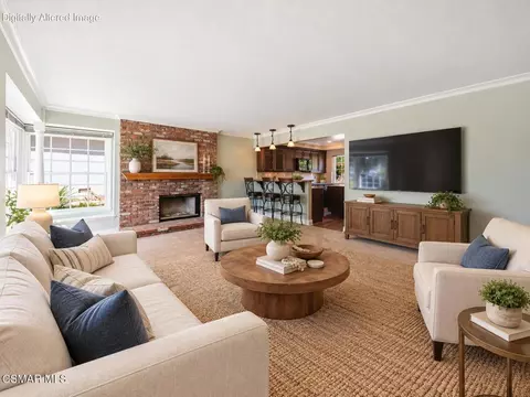 Living - 3538 Monticello Ave, Simi Valley, CA 93063 photo 5 of 8