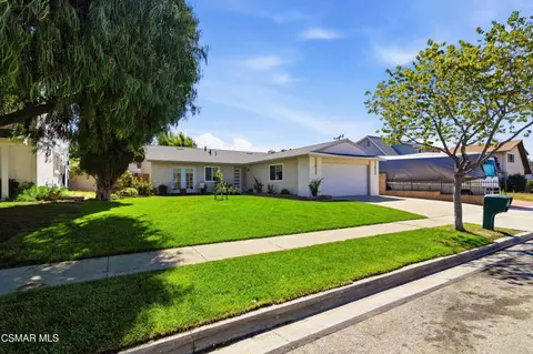 Exterior - 2046 Denny St, Simi Valley, CA 93065 photo 4 of 10