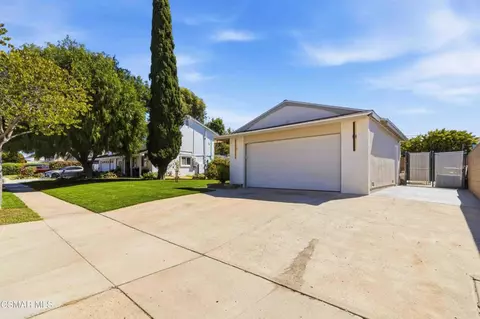 Exterior - 2046 Denny St, Simi Valley, CA 93065 photo 5 of 10