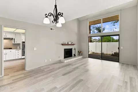 274 Mariposa Dr, Newbury Park, CA 91320
