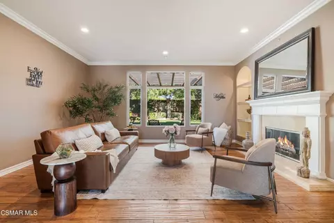 Living - 658 Longbranch Rd, Simi Valley, CA 93065 photo 1 of 5