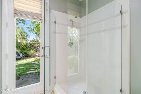 Bath - 658 Longbranch Rd, Simi Valley, CA 93065 photo 4 of 5