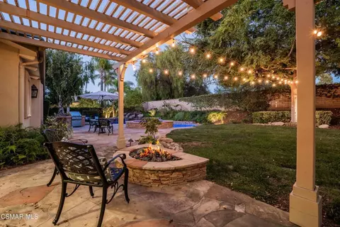 Exterior - 658 Longbranch Rd, Simi Valley, CA 93065 photo 4 of 21